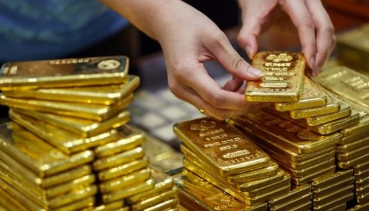 الذهب يقفز إلى ذروة جديدة والفضة عند أعلى مستوى في 11 عاما