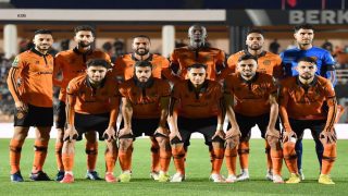 نهضة بركان يجدد فوزه على أسيك ميموزا ليتأهل إلى نصف نهائي كأس الكونفدرالية الإفريقية.