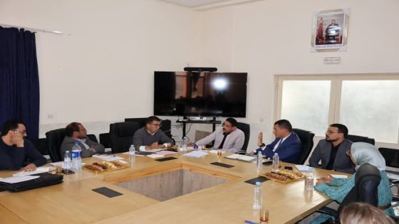 المدير الجهوي للصحة يترأس إجتماعاً تنسيقياً مع الأطر الطبية المتخصصة العاملة بالمركز الاستشفائي الإقليمي بورزازات
