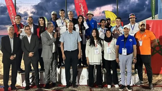 اختتام منافسات البطولة الوطنية المدرسية لكرة اليد الشاطئية والرماية بالنبال.