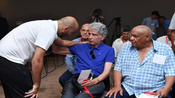 تكريم قدماء المنتخب الوطني والصحافة الرياضية يتقدمهم حميدوش والشرايبي.