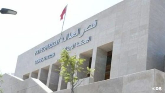 وضع سيدة ترتدي قميصا مكتوب عليه عبارات مسيئة للذات الإلهية تحت تدابير الحراسة النظرية