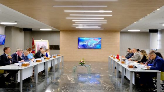 السيد مزور يستقبل المفوضة الأوروبية لشؤون البحر الأبيض المتوسط مرفوقة بوفد رفيع المستوى