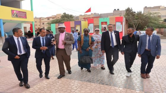 وفد دبلوماسي يزور إعدادية عثمان بن عفان بالعيون للاطلاع على تجربة مؤسسات الريادة بالمغرب