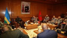 المفتش العام للقوات المسلحة الملكية يجري مباحثات مع رئيس أركان القوات البرية الرواندية