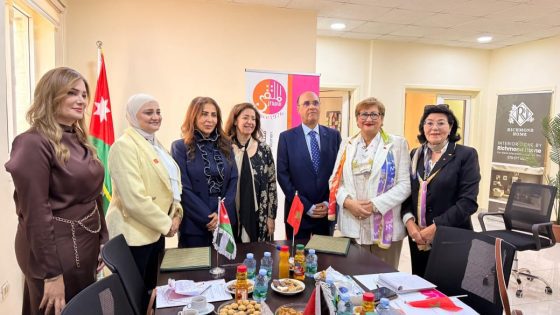 معالي جمانة غنيمات و سفير المغرب بالأردن فؤاد أخريف أشرفو على توقيع شراكة بين سيدات الأعمال المغربي الأردني.