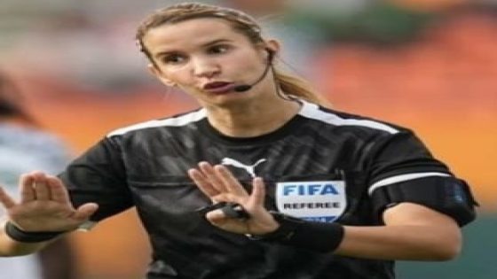 فاجعة في أسرة التحكيم المغربي… الحكمة الدولية بشرى كربوب تعلن اعتزالها بسبب “معاملة غير مهنية.