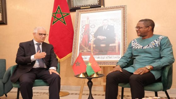 نزار بركة يجري مباحثات مع وزير الشؤون الخارجية والتعاون الإقليمي والبوركينابيين في الخارج