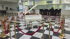 المركز الاستشفائي الزموري القنيطرة..تركيب بيانو لإضفاء لمسة دافئة داخل فضاءات الاستقبال