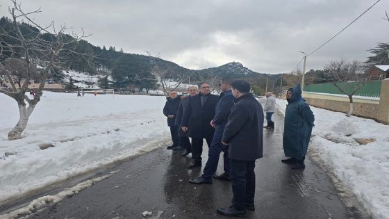 عامل إقليم تازة، يطمئن على أوضاع ساكنة مركز جماعة باب بودير خلال فترات موجة البرد القارس.