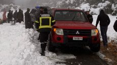 إقليم الحسيمة.. تعبئة ميدانية تنقذ امرأة حاصرتها الثلوج بدوار بني بشير