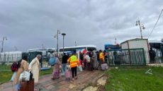 القصر الكبير .. السلطات تواصل عملية إجلاء المواطنين إلى المناطق الآمنة