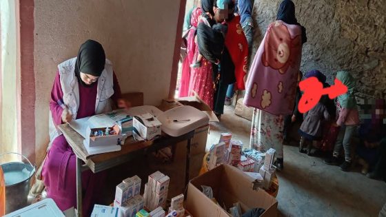 فرق صحية متنقلة بدواوير بوخادل واغنبو بزاوية أحنصال