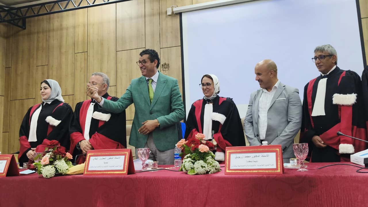القاضية ولادة العبودي تنال الدكتوراه بميزة مشرف جداً مع التوصية بالنشر عن أطروحة حول الحماية القضائية للملكية المشتركة 13 IMG 20260621 WA0013