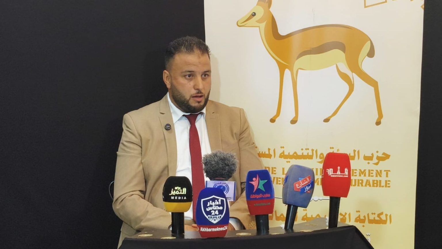 ويسلان..عمر المطالسي يعرض برنامجه الانتخابي ويضع التنمية القروية ضمن أولوياته 11 IMG 20260920 WA0024