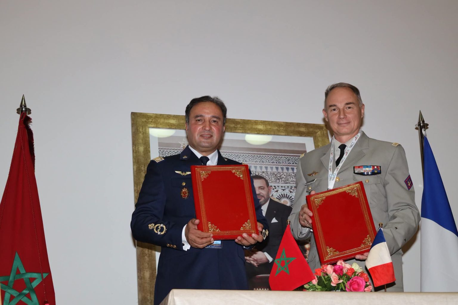 المغرب وفرنسا يعززان تعاونهما في مجال سلامة الطيران العسكري والحكومي 11 FB IMG 1792242233736