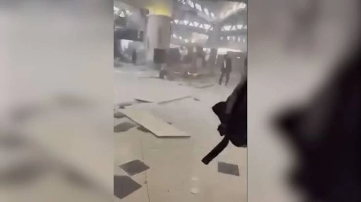 السعودية.. 12 قتيلاً و309 مصابين إثر هجوم استهدف مطار الملك خالد الدولي 12 vis 1011202611032482